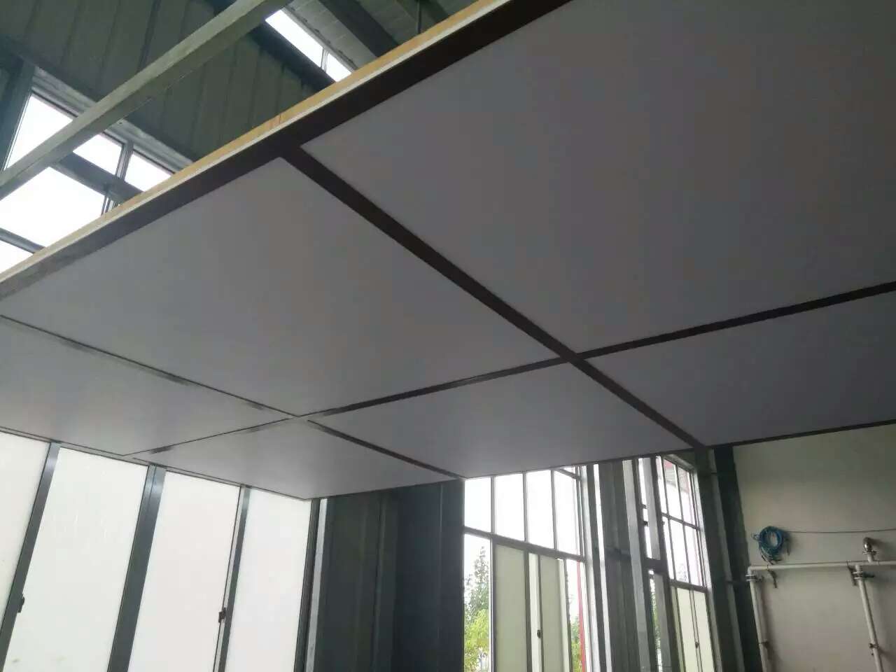 菱镁保温板吊顶工程
